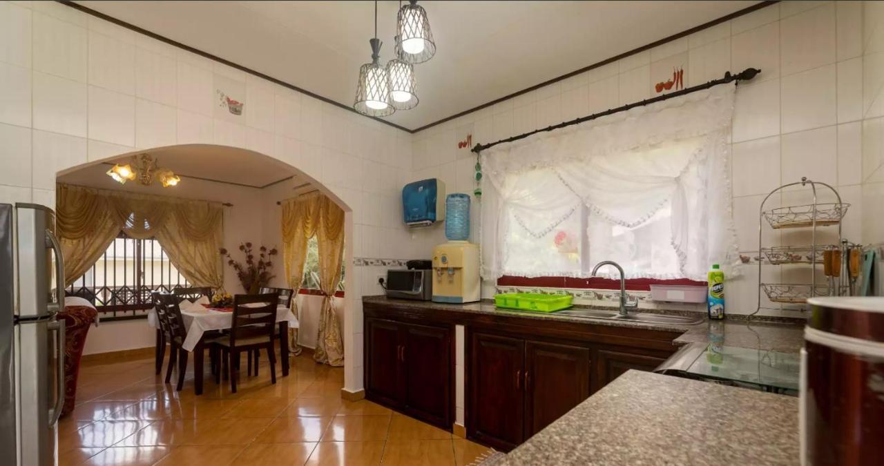 Appartamento Chez Benoit Self Catering Victoria Esterno foto